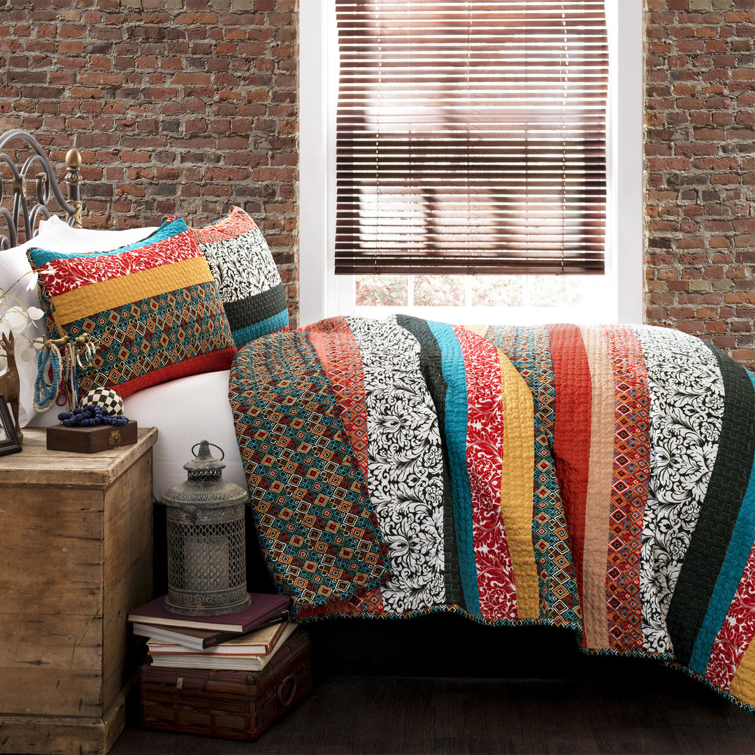 Back To School Sweepstakes - Win a Lush Decor Quilt Set for Your Dorm