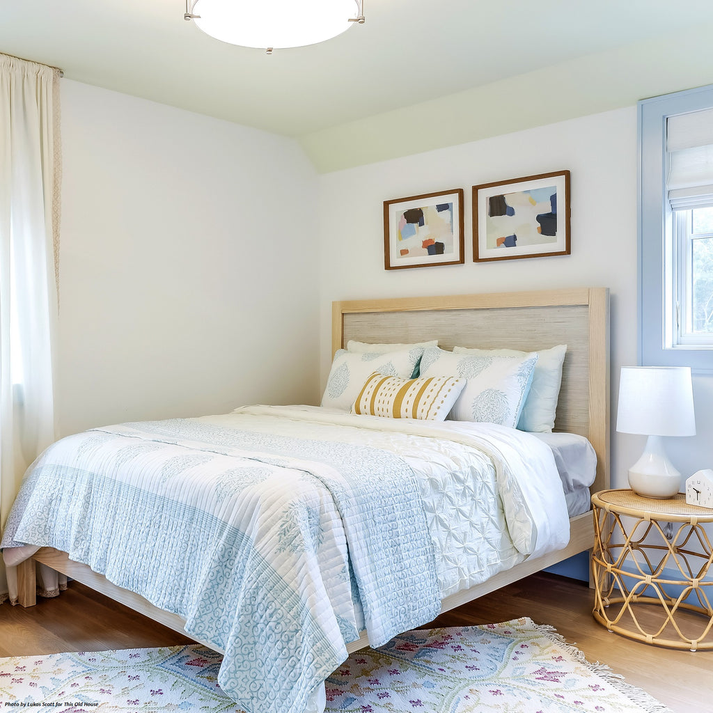 A Sweet Looking Cottage with Coastal Charm + Quilt Set Giveaway