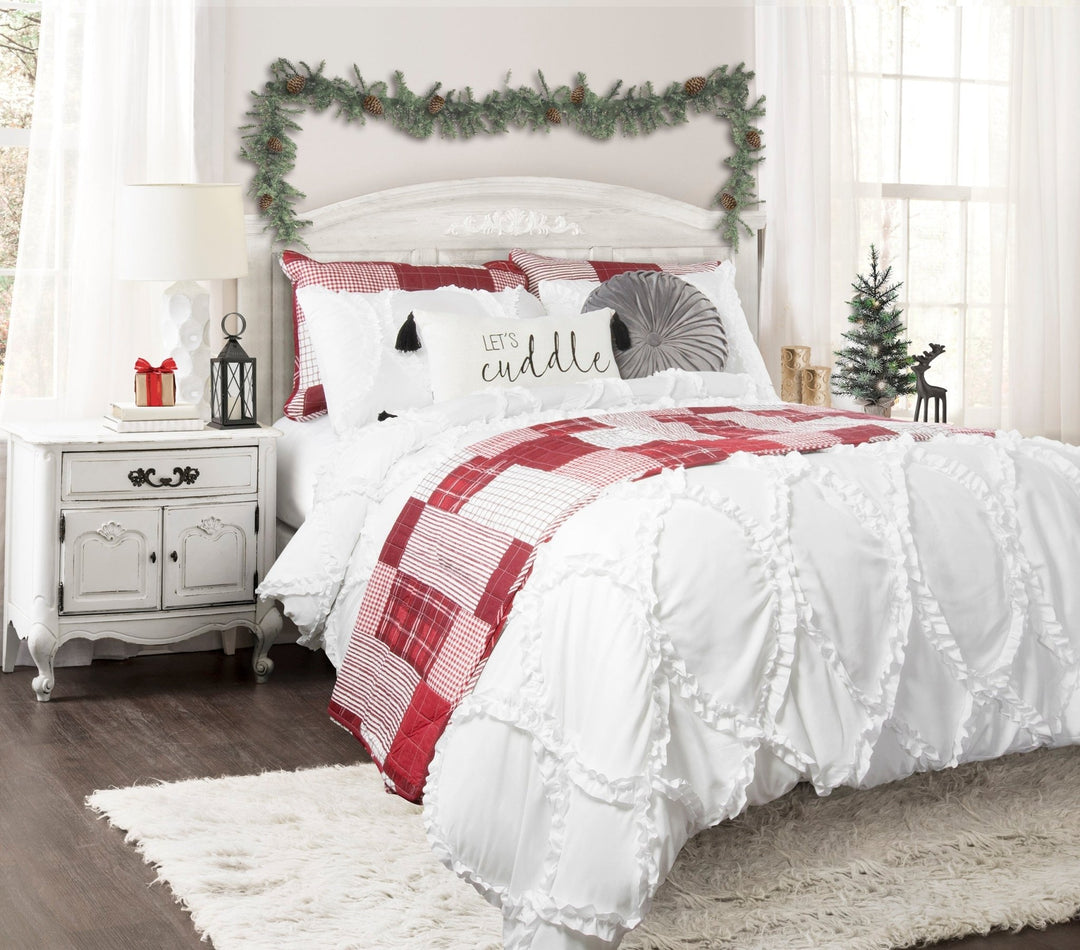 Holiday Charm Curated Collection