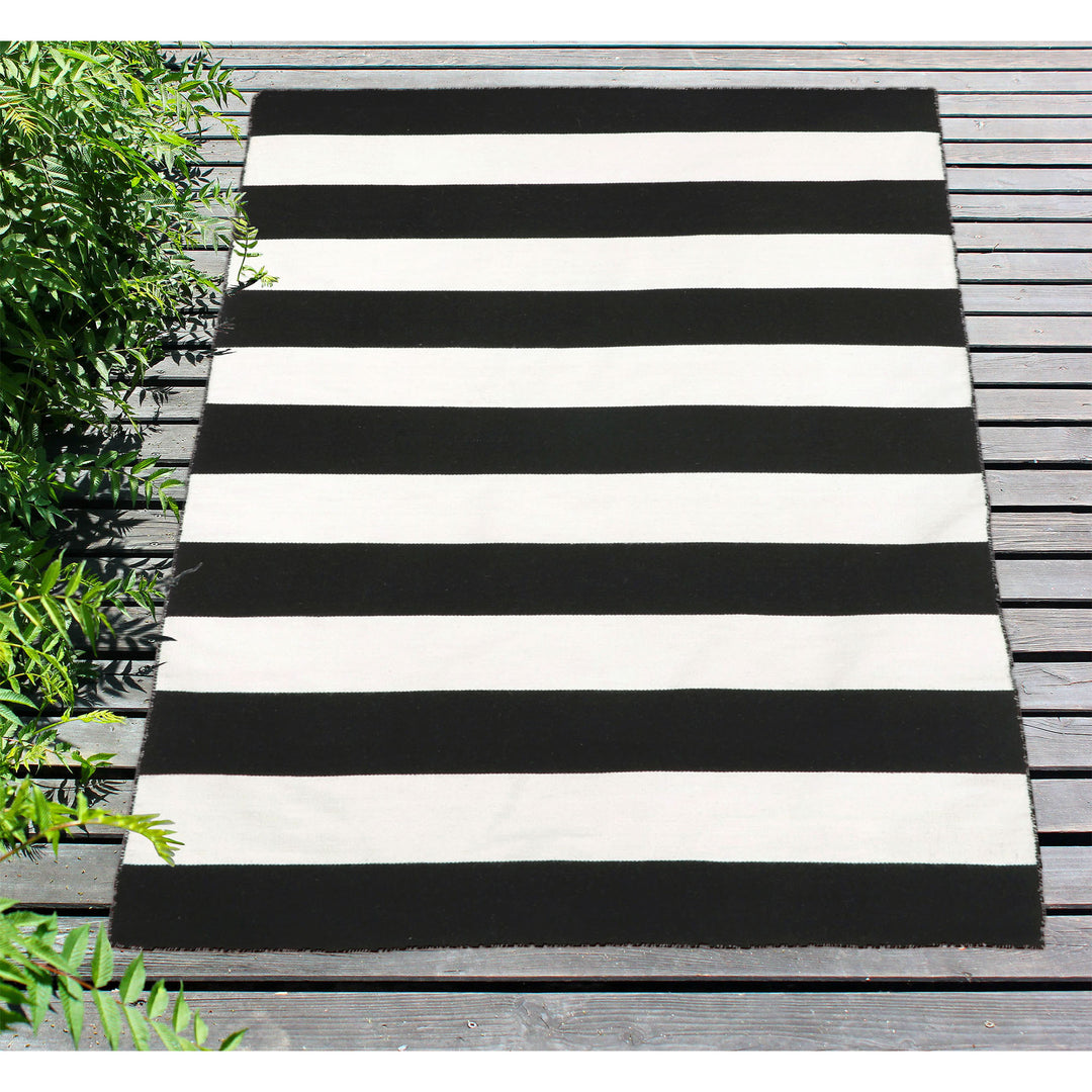 Black | 5' x 7'6"