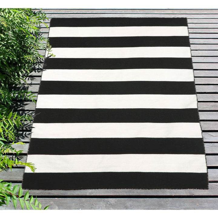 Black | 5' x 7'6"