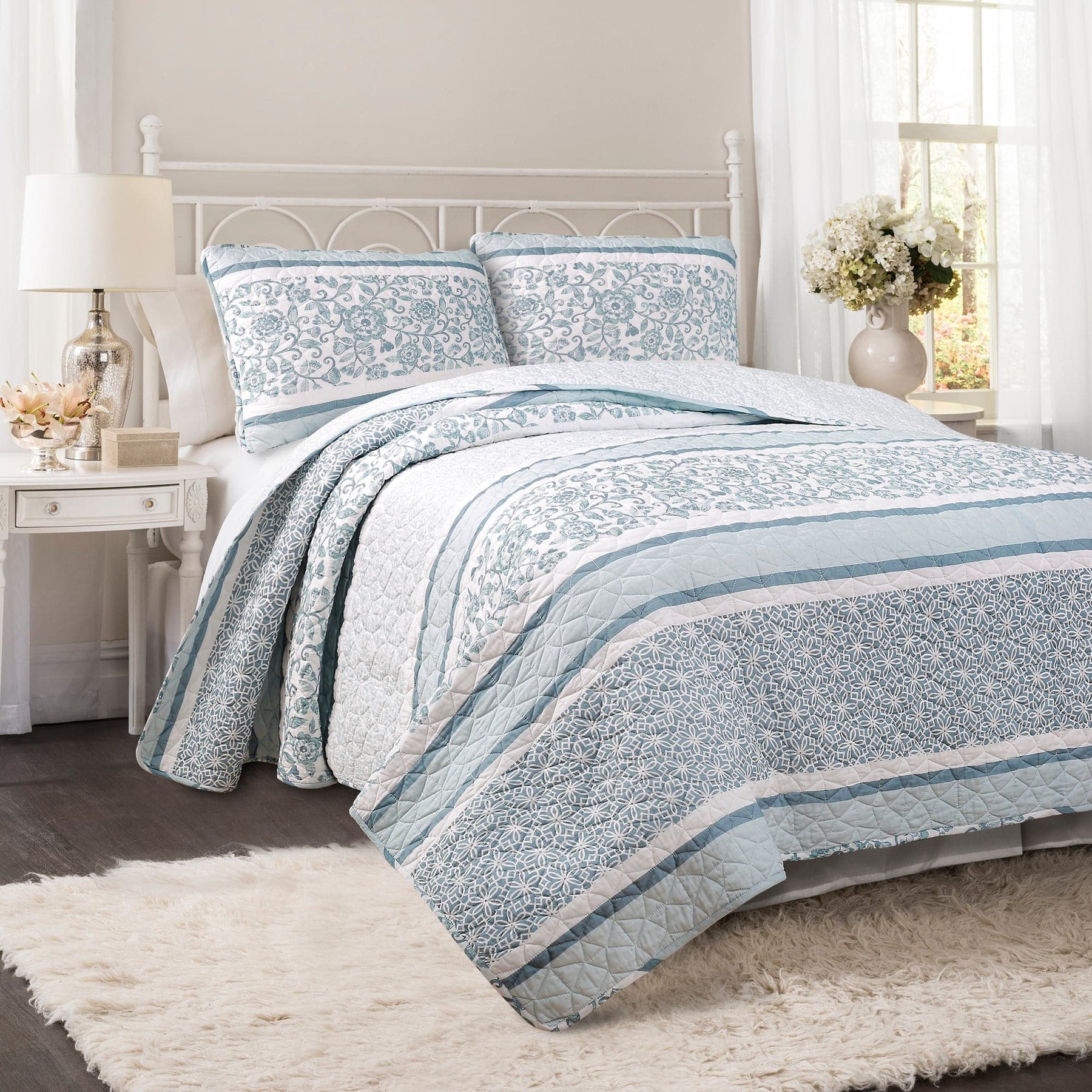 Bedding Bundle Nisha Quilt + Coastal Chic Scalloped Edge Quilt + Ava