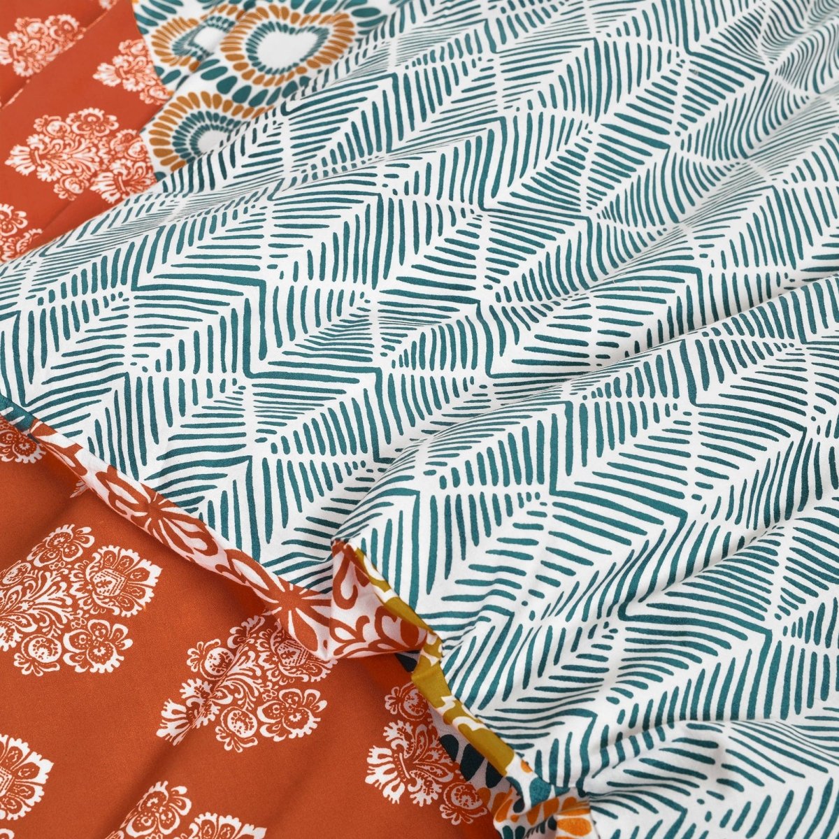Lush Decor Set Copripiumino King Size Reversibile Boho Righe Floreali – Cotone Certificato OEKO-TEX, 3 Pezzi