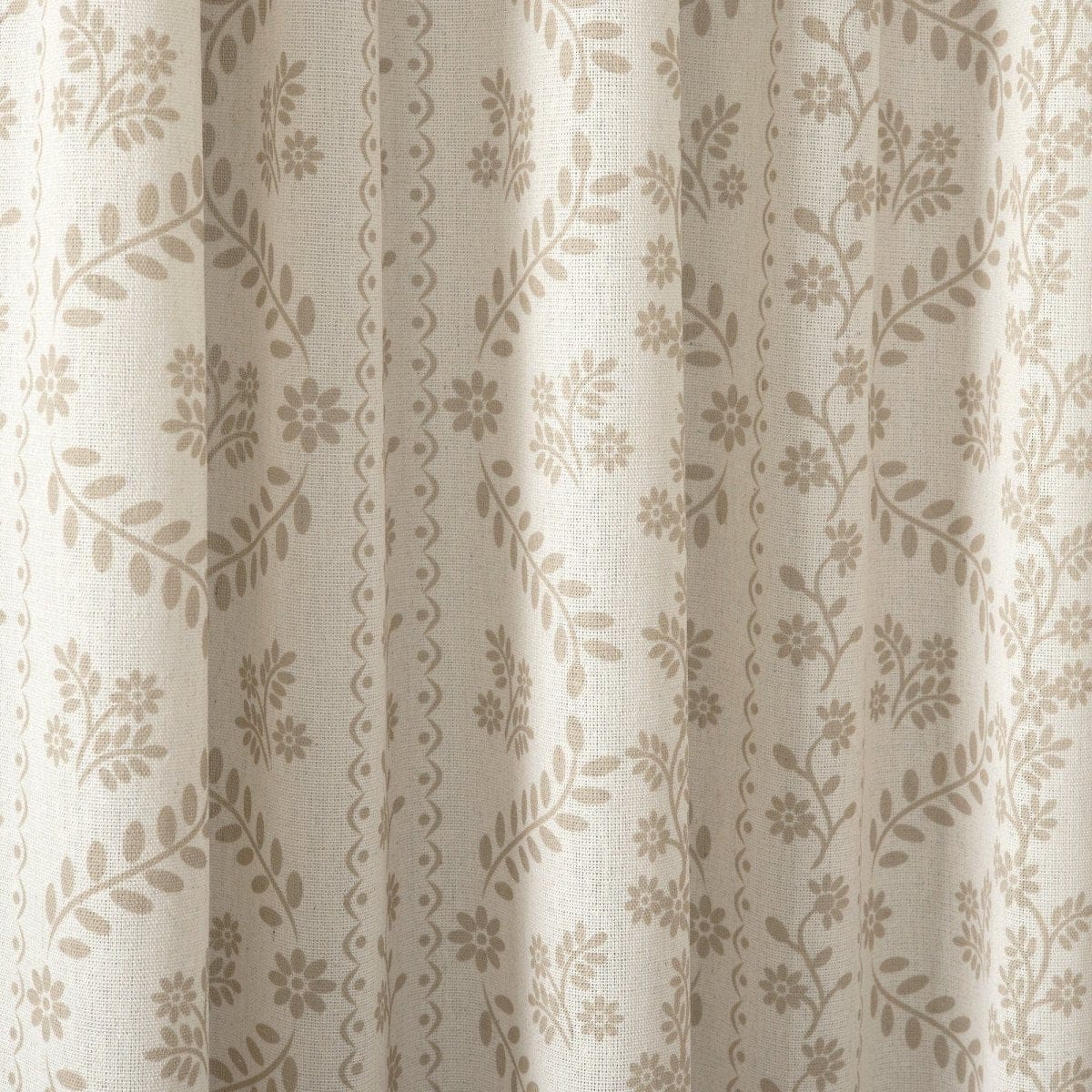 Lush Decor Doreen Paire de rideaux de fenêtre à motif floral délicat Lush Decor Doreen Paire de rideaux de fenêtre à motif floral délicat
