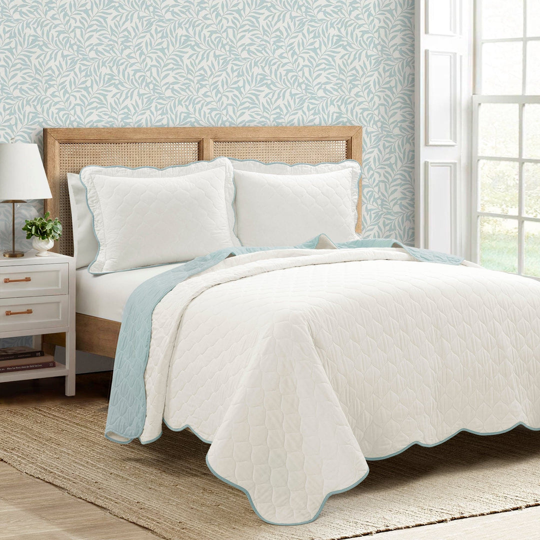 Bedding Bundle Nisha Quilt + Coastal Chic Scalloped Edge Quilt + Ava