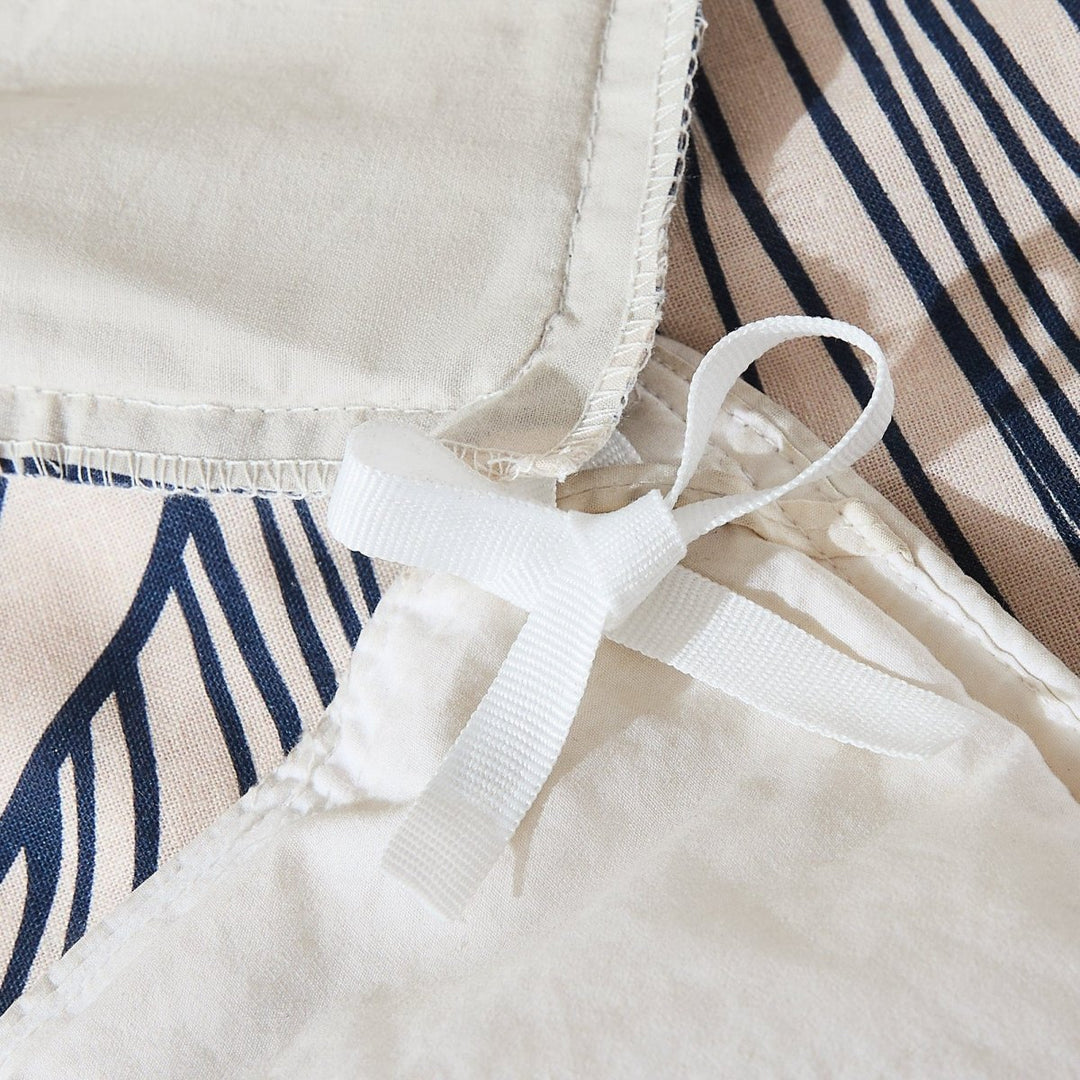 Navy/Neutral | Queen