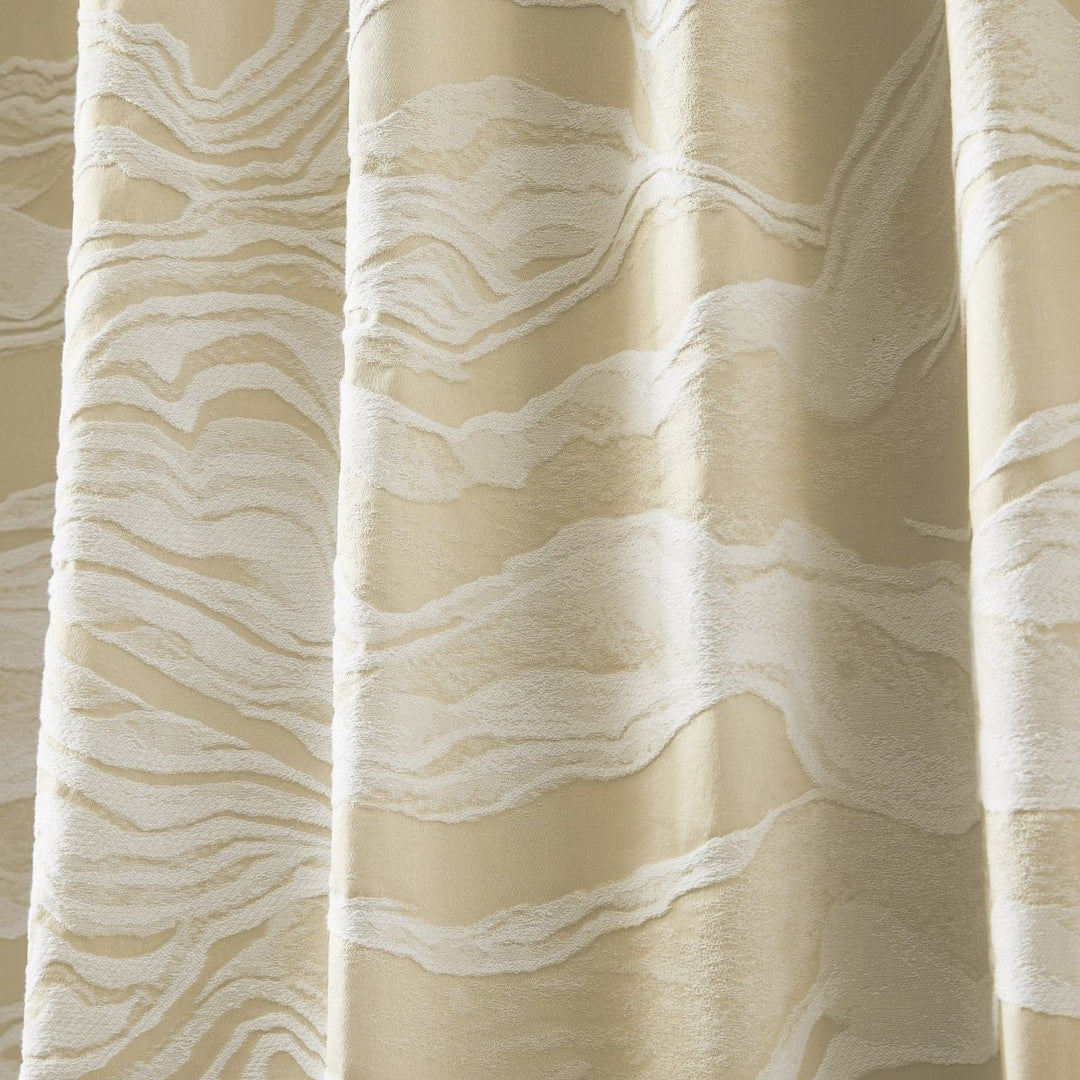 Cream/White | 52" W x 84" L