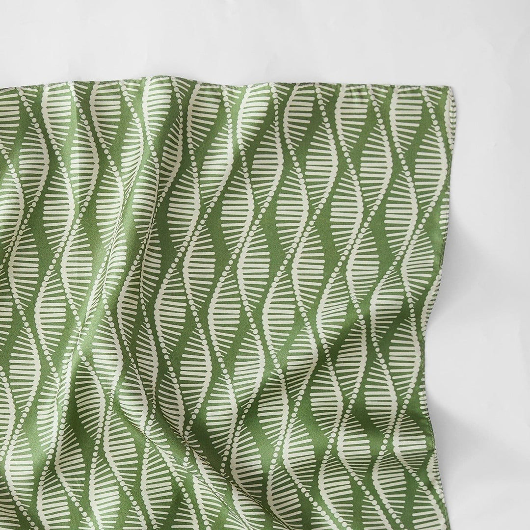 Green/Cream | 26" x 26"