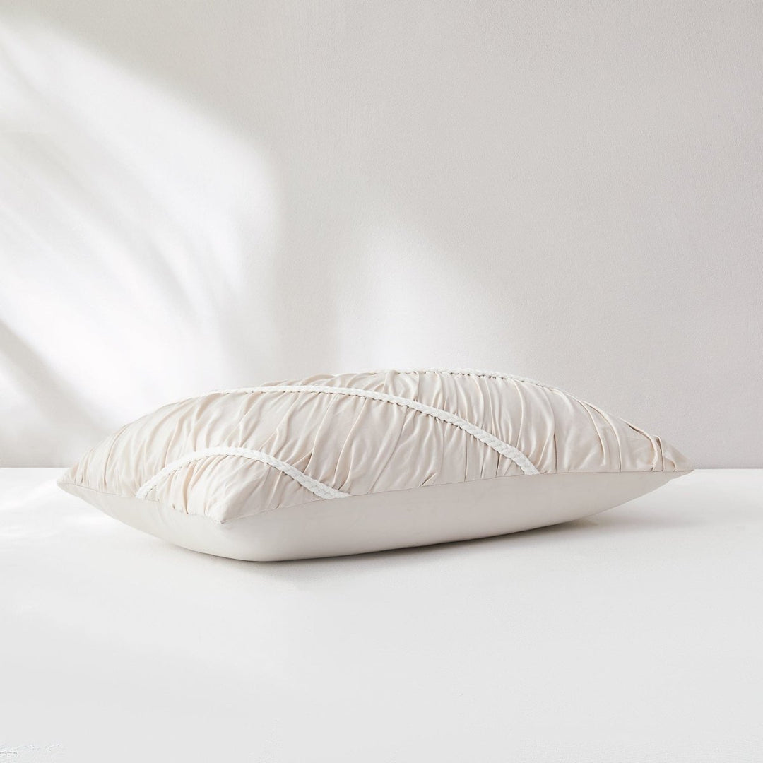 Cream | 14" H x 24" W