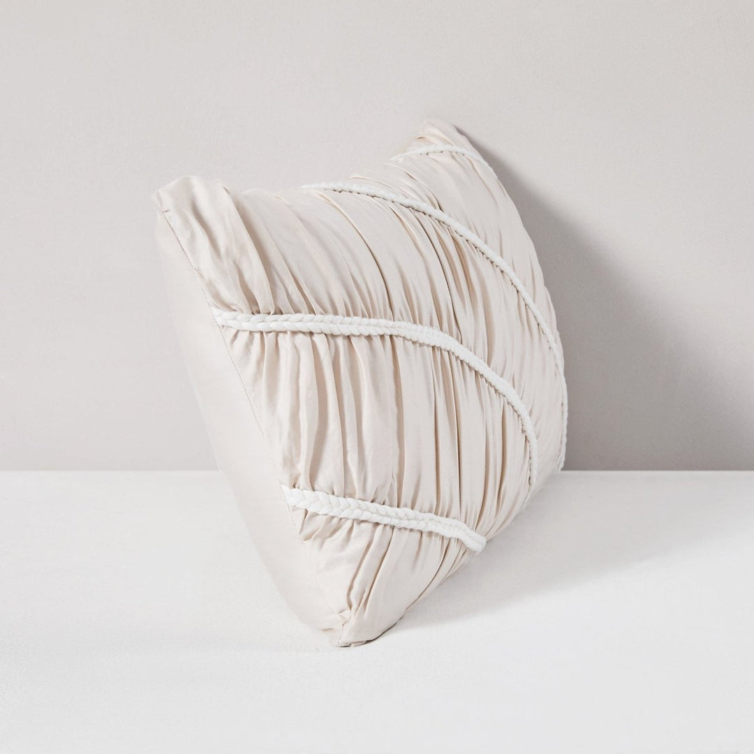 Cream | 14" H x 24" W