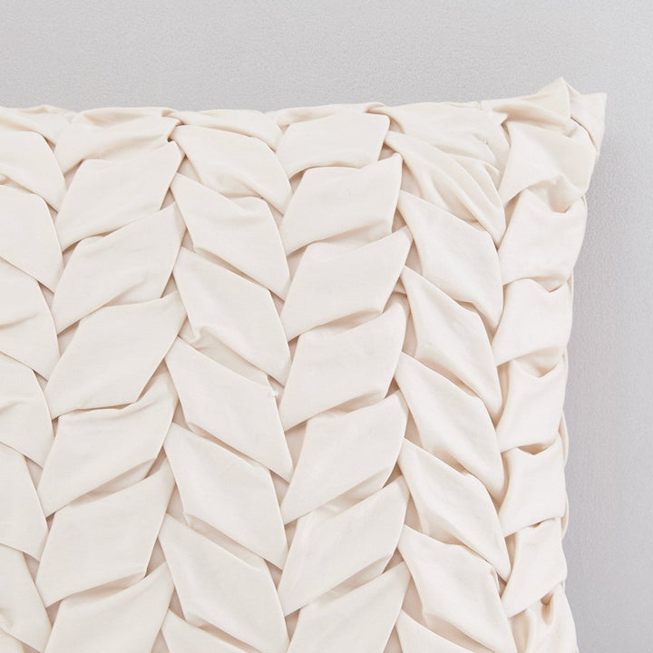 Cream | 14" H x 24" W