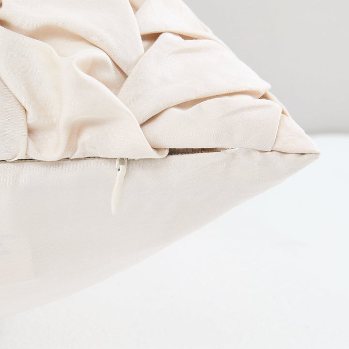 Cream | 14" H x 24" W