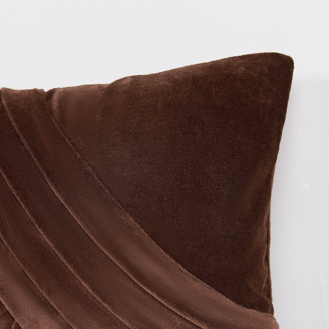 Brown | 12" H x 22" W