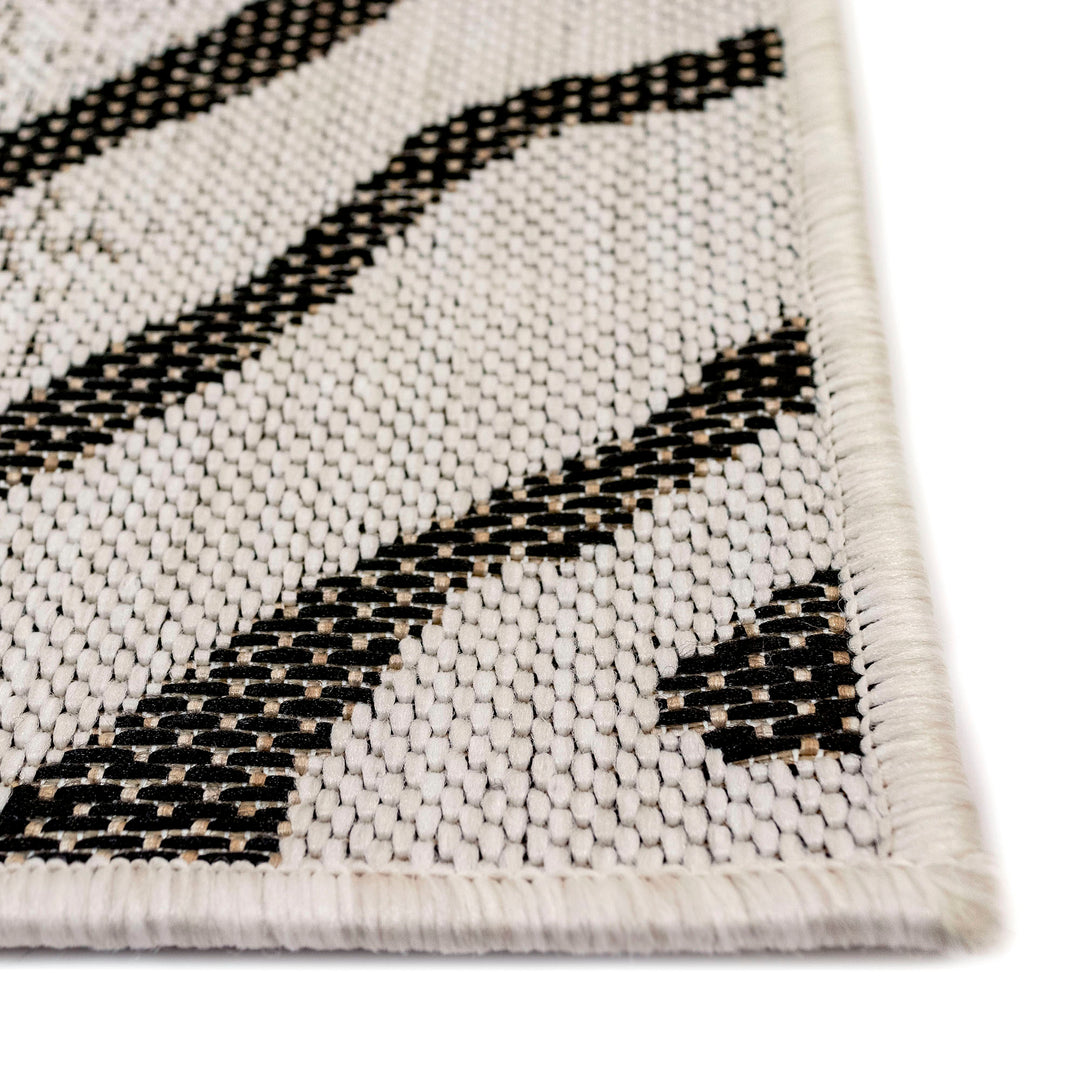 Sand | 1'11" x 4'11"