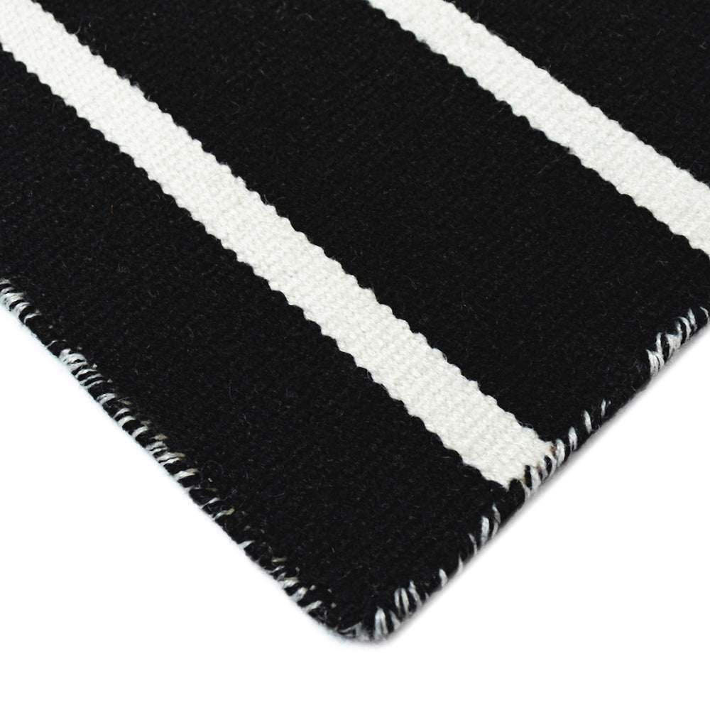 Black | 2' x 3'
