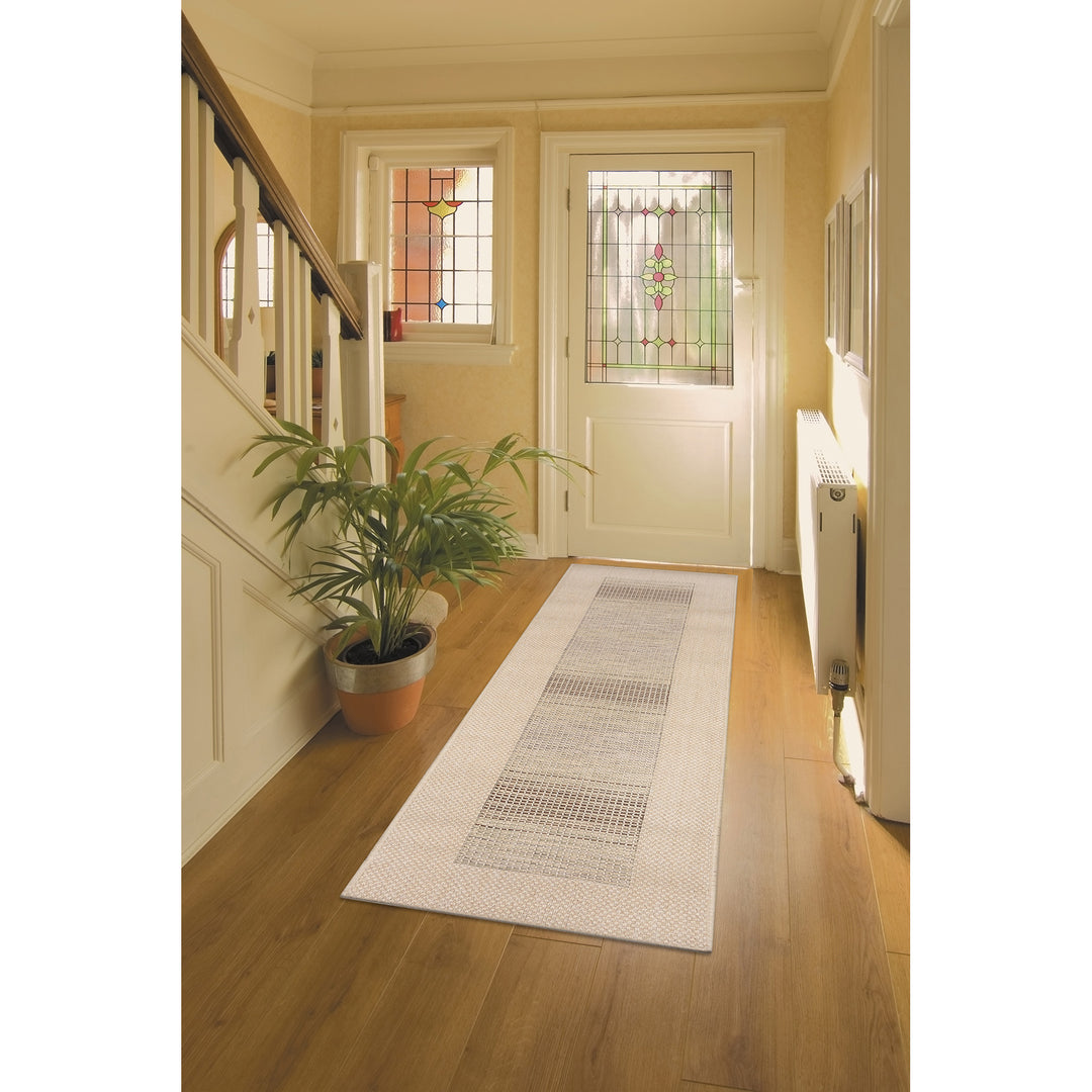 Neutral | 1'11" x 7'6"
