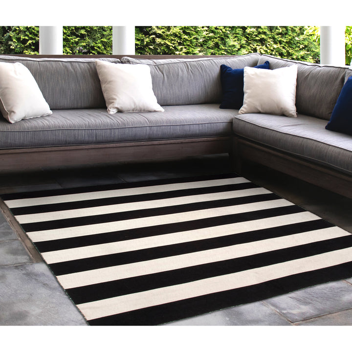 Black | 8' Square