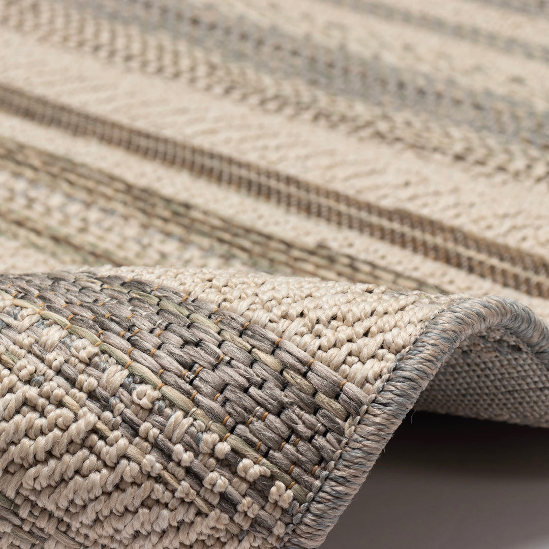Neutral | 1'11" x 7'6"