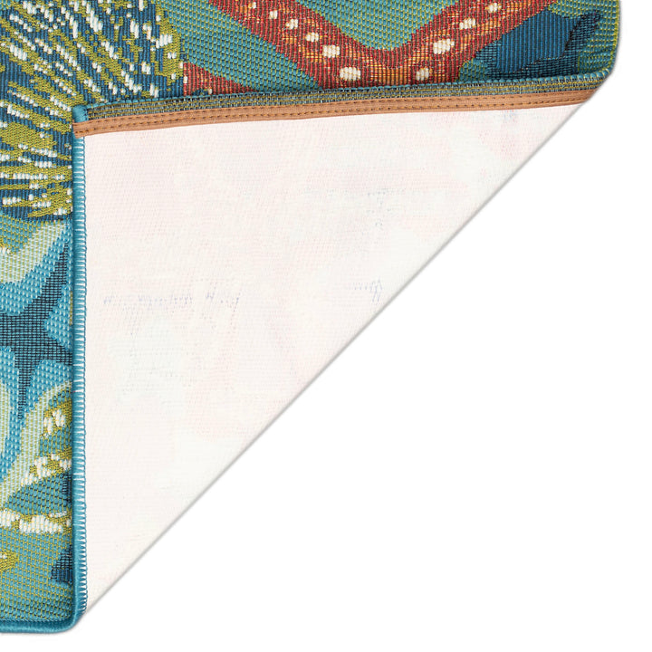 Aqua | 2'5" x 3'11"