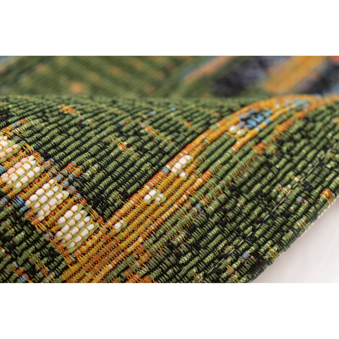 Green | 2'5" x 3'11"