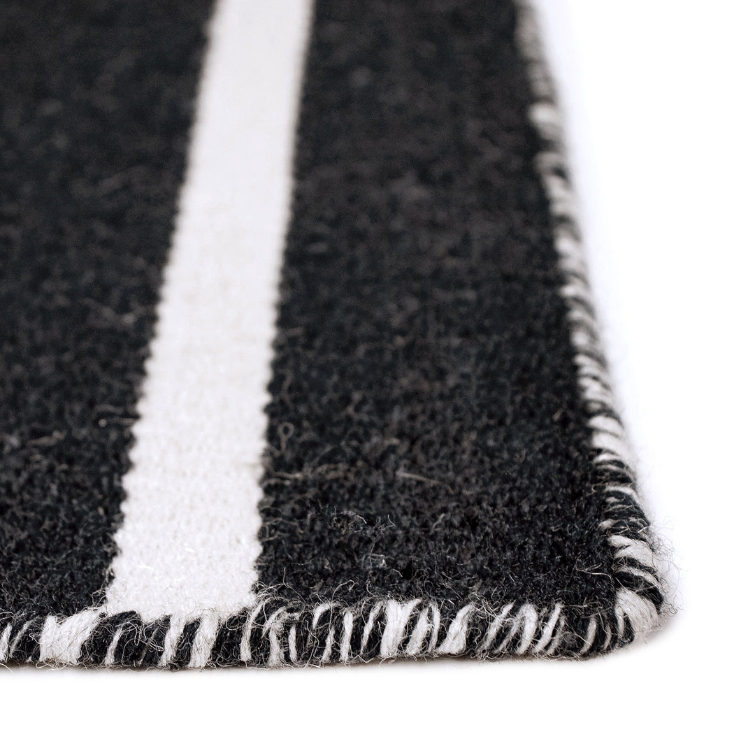 Black | 2' x 3'