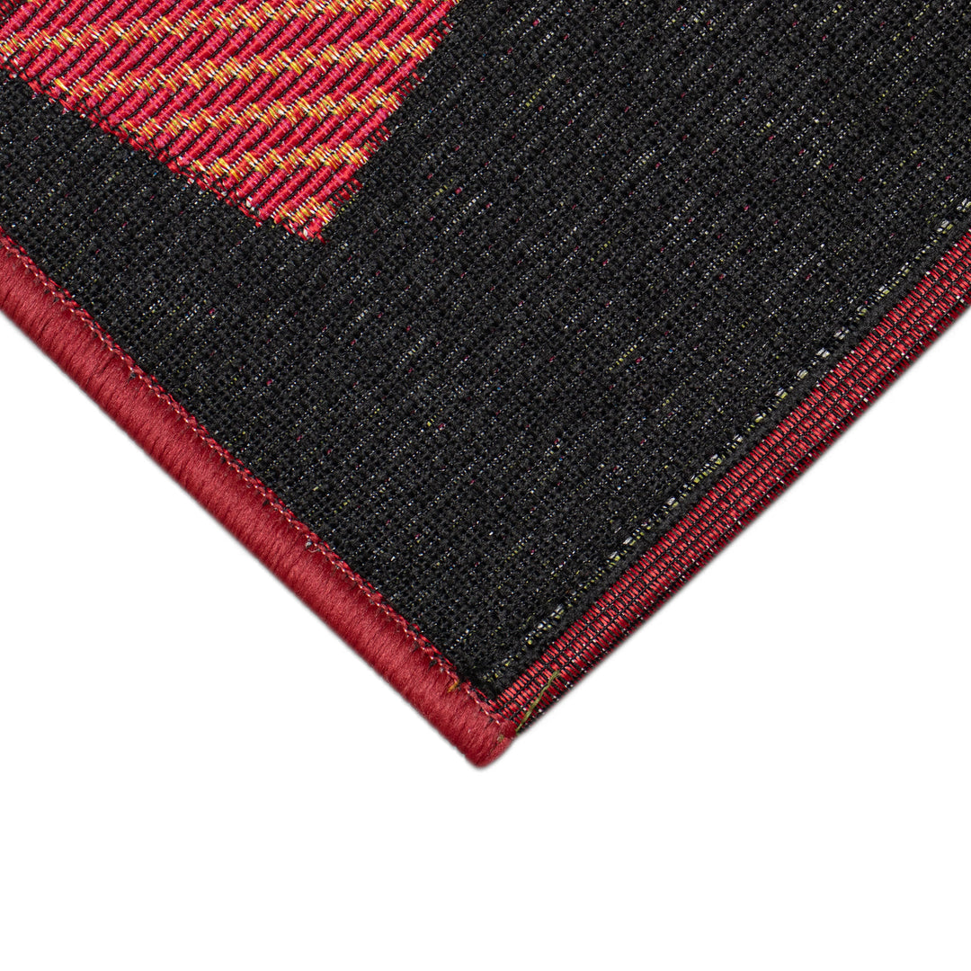 Black | 2'5" x 3'11"