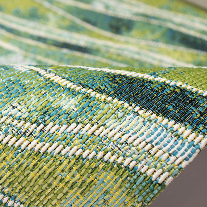 Green | 2'5" x 3'11"