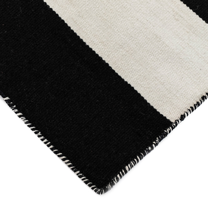 Black | 2' x 3'