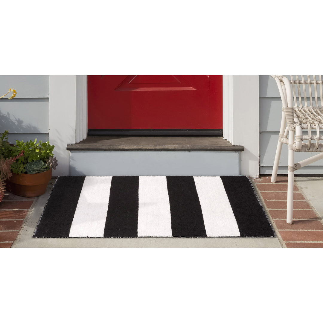 Black | 2' x 3'