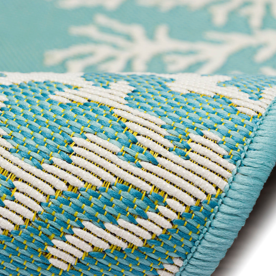 Aqua | 2'5" x 3'11"