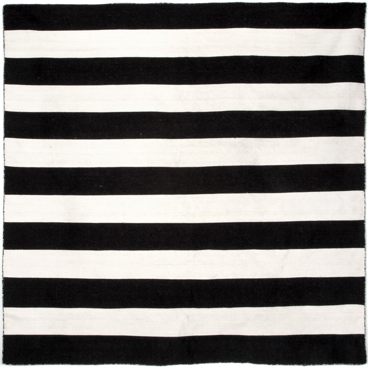 Black | 8' Square