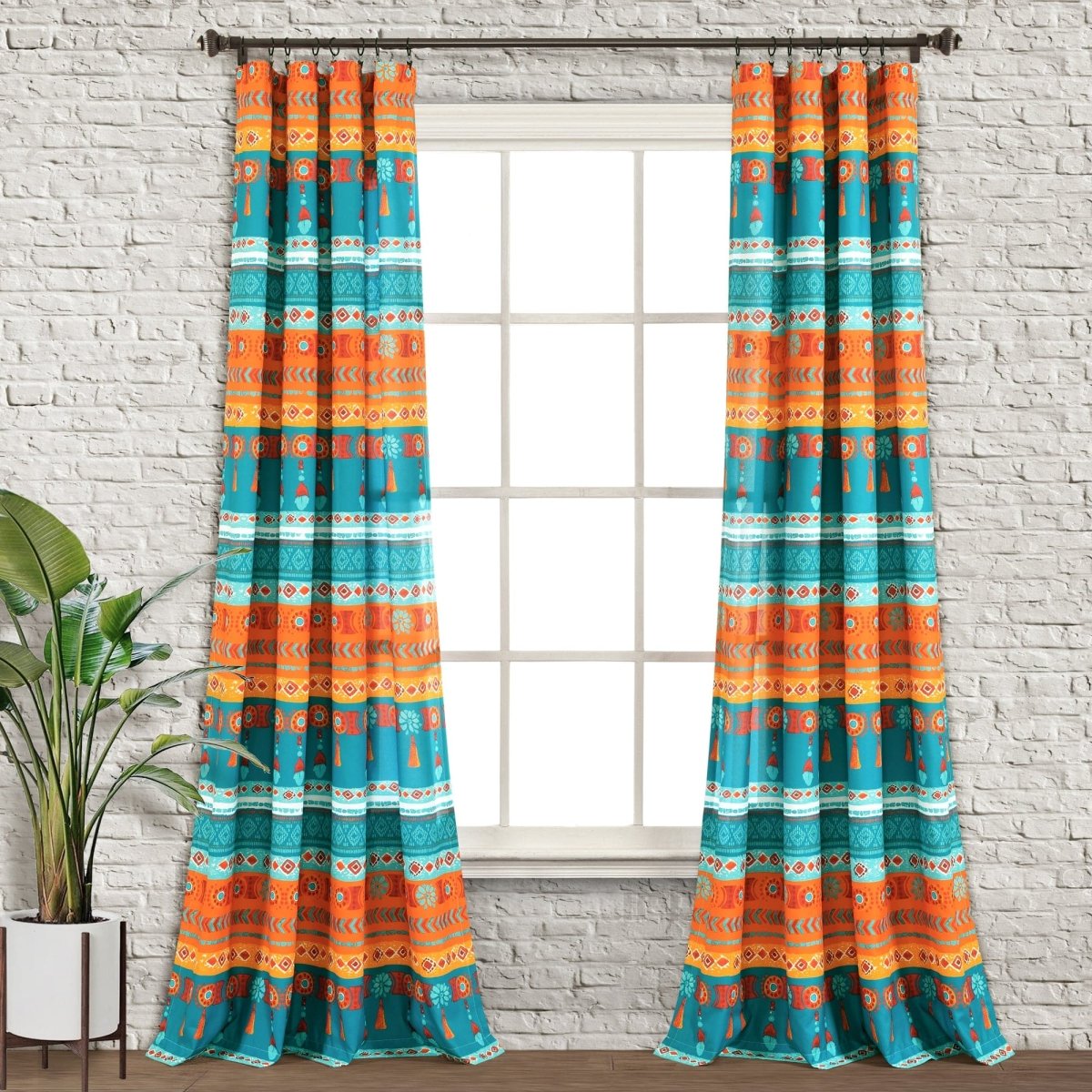 House Windows Curtain Border