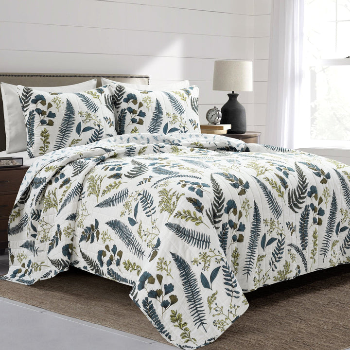 Bedding Bundle: Devonia All Over Quilt + Haniya Comforter Set
