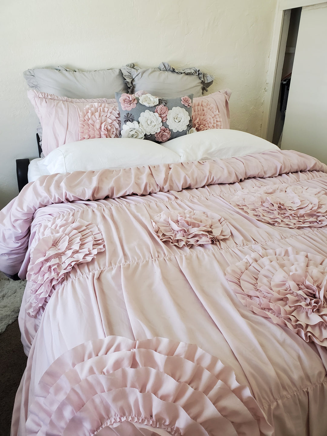  Sunham 3-Piece Pink Blush Gray White Floral Full Queen Comforter  Set with 2 Shams Big Flowers : Home & Kitchen