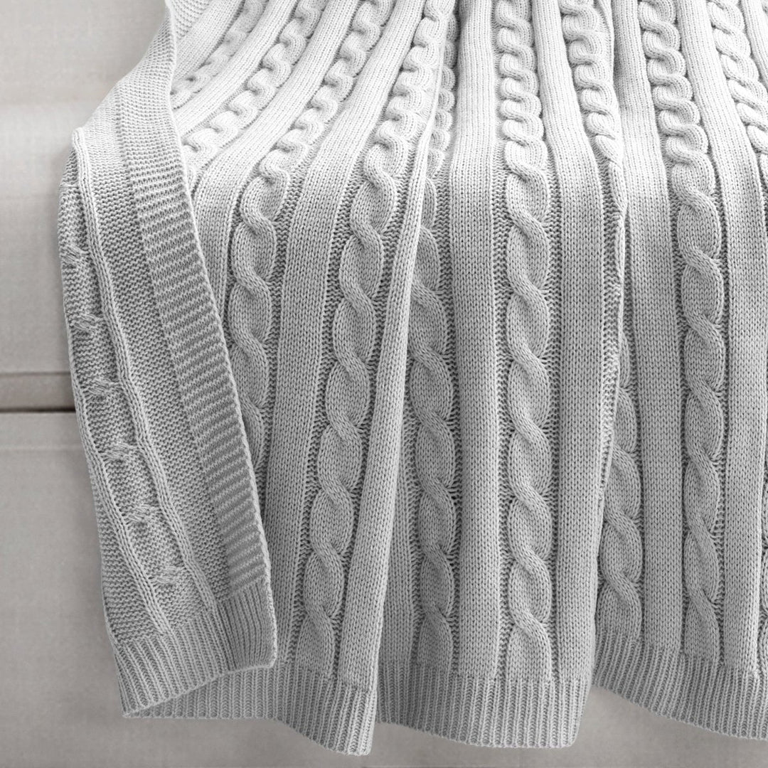 Lustersoft Throw Cable Soft Knitted Throw | Lush Decor | www.lushdecor.com – LushDecor