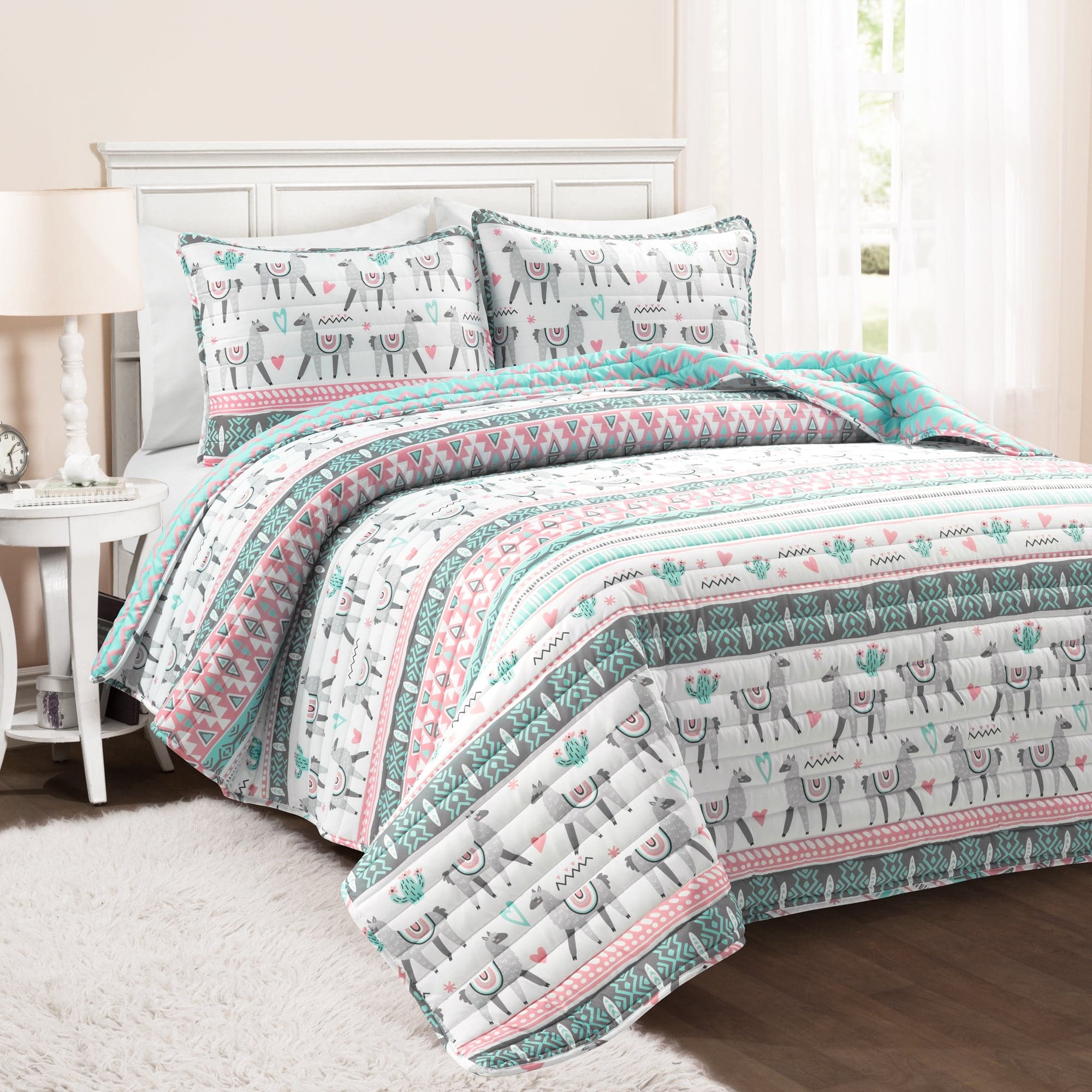 Bedding Bundle: Crinkle Textured Dobby Comforter + Boho Llama Quilt