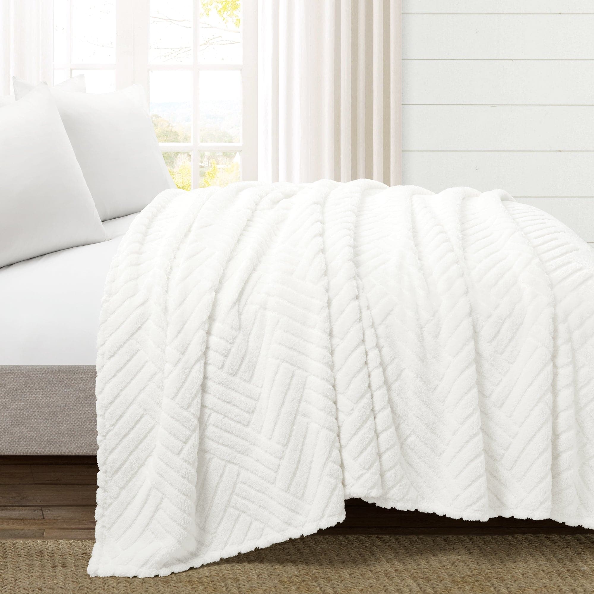 Lush Decor Super Cozy Ultra Soft Sherpa Jacquard Geo Bedspread/Blanket - Pure White - King/Cal King