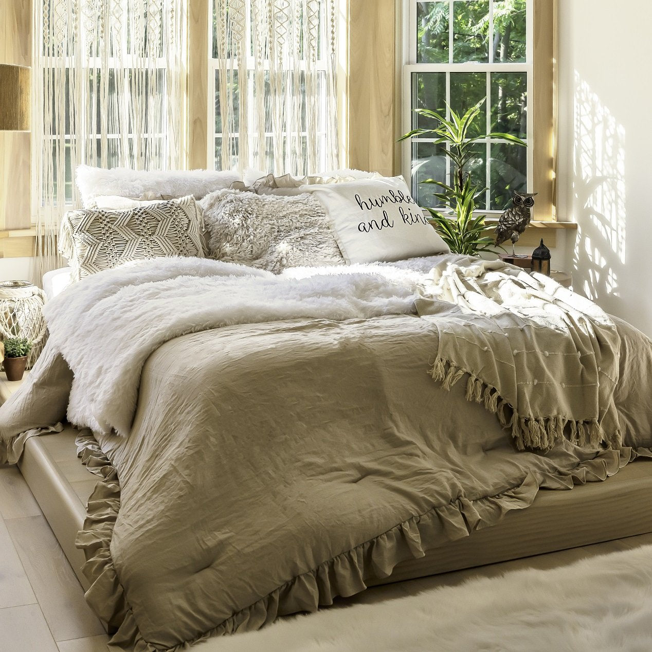 Bedding Bundle: Reyna Comforter Set + Boho Tufted Cotton Woven Tassel –  LushDecor